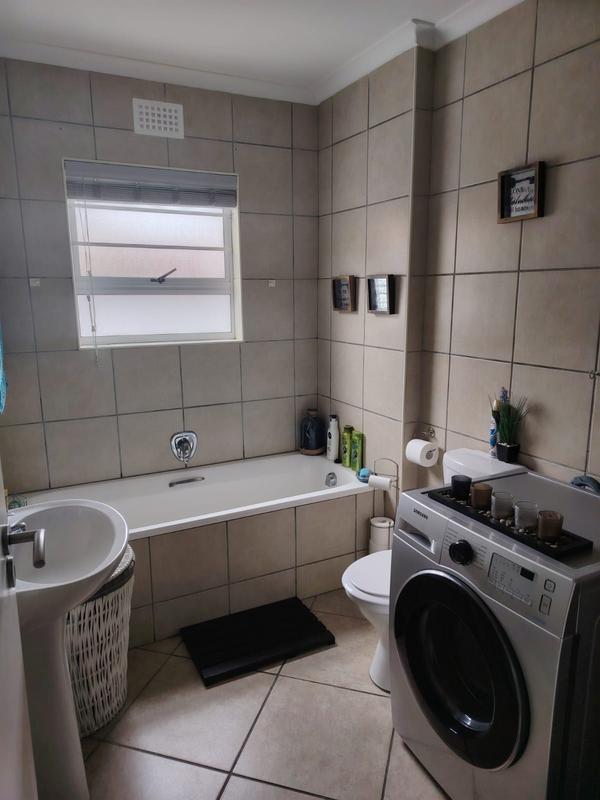 To Let 2 Bedroom Property for Rent in Onrus Western Cape